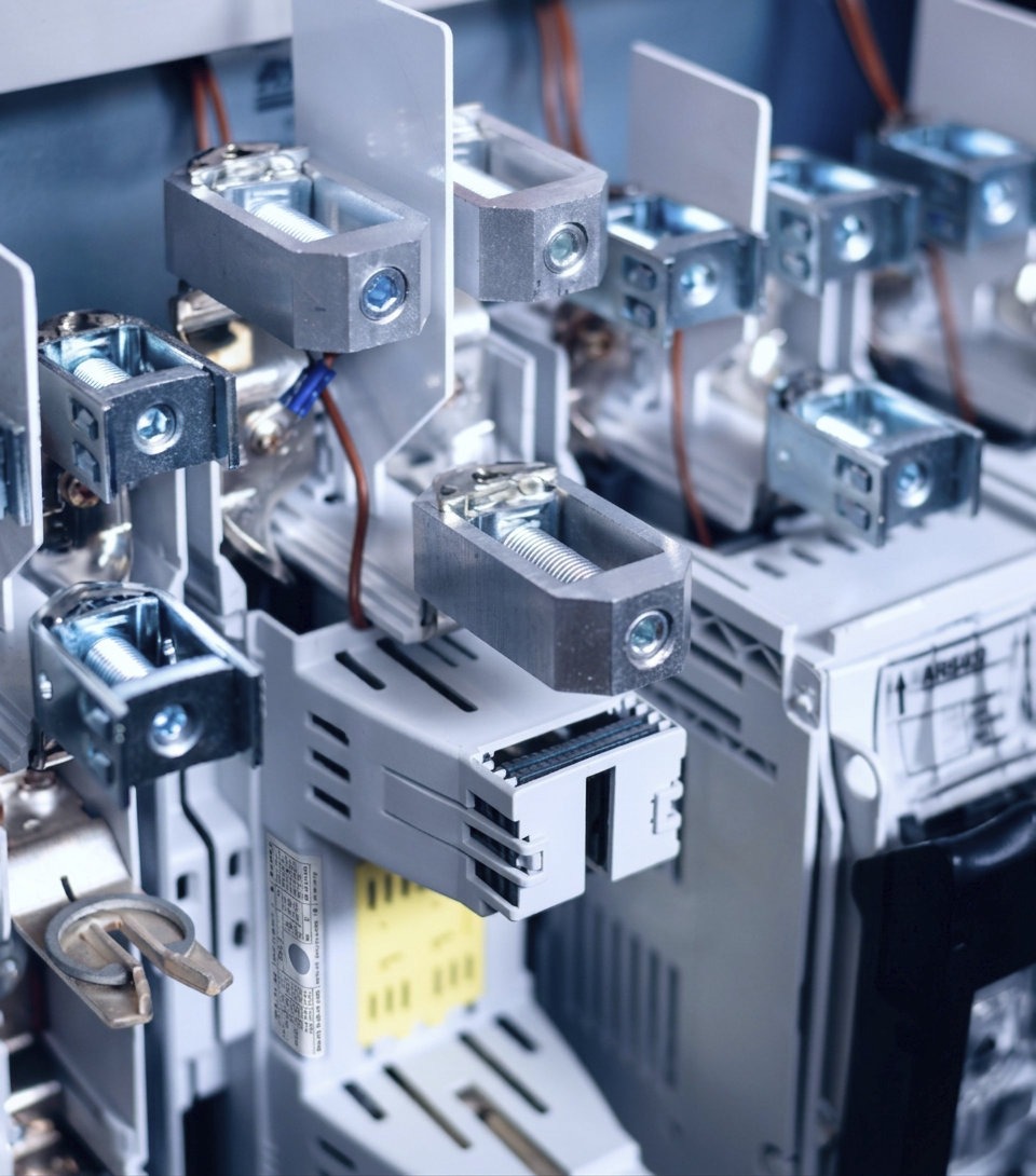 Technische Federn für Elektronikhersteller von Alfred Weigel, Hersteller für technische Federn
