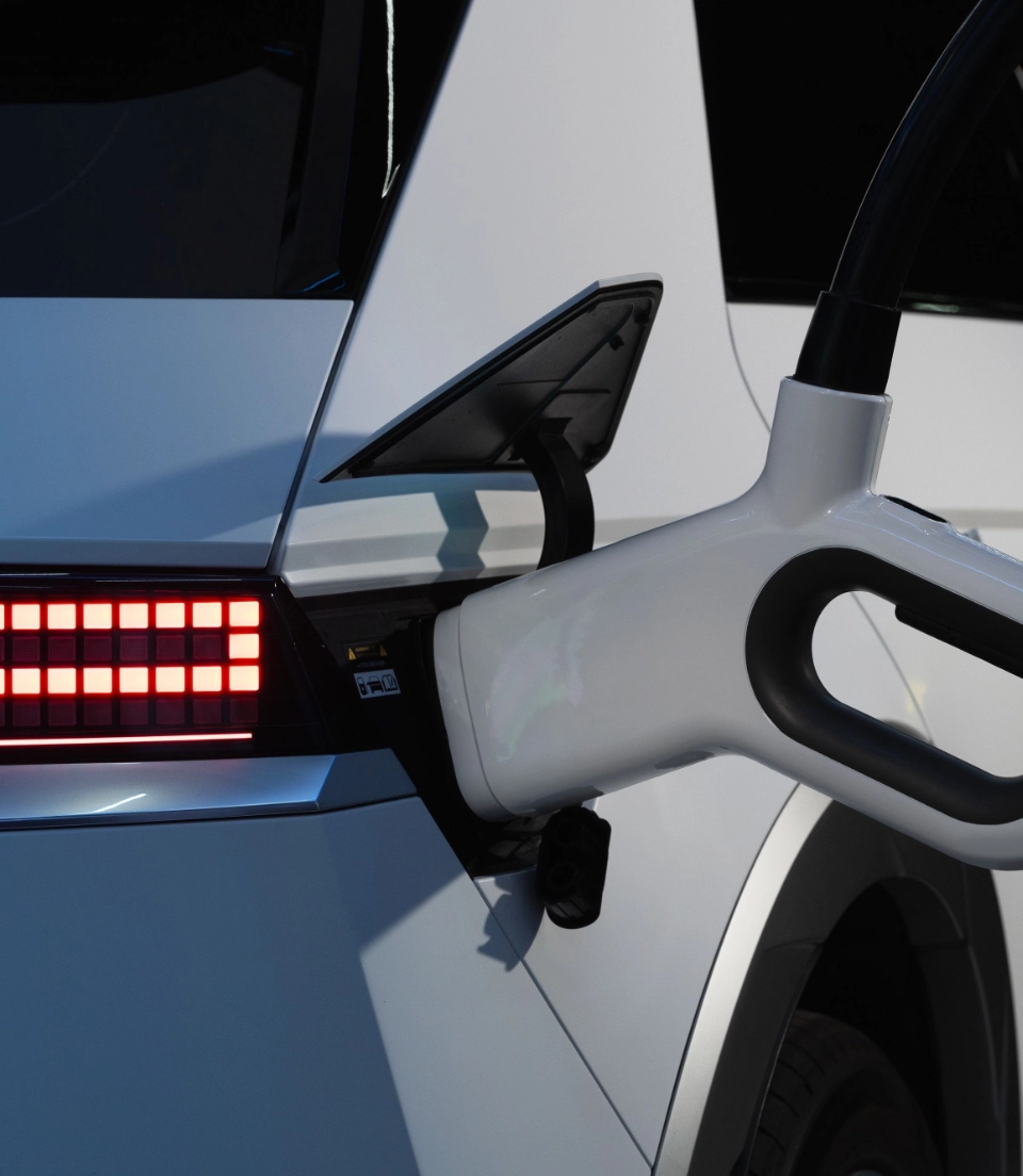 Technische Federn für Elektromobilität von Alfred Weigel, Hersteller für technische Federn